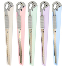 金屬美工刀  P-201 (顏色隨機出貨)